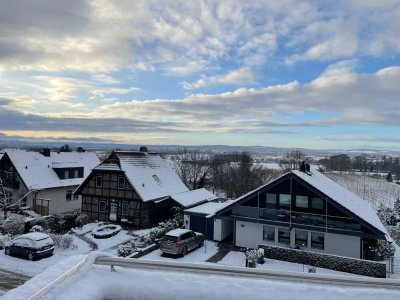 Großzügige, moderne Doppelhaushäfte in Lüftelberg