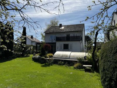 KA-Rüppurr  +++ Freistehendes EFH mit Garage, Pool und schönem Garten im Märchenviertel +++