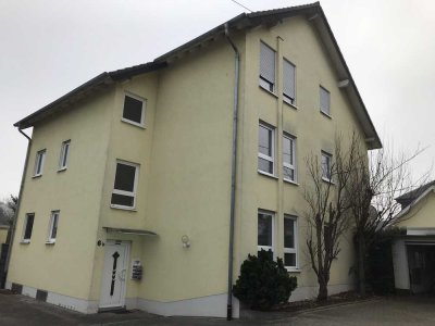 Zentrale, naturnahe 3,5-Zimmer-Dachgeschosswohnung mit Balkon in Mülheim-Kärlich