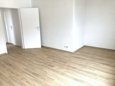 + 1 Zimmer mit modernisiertem Badezimmer +