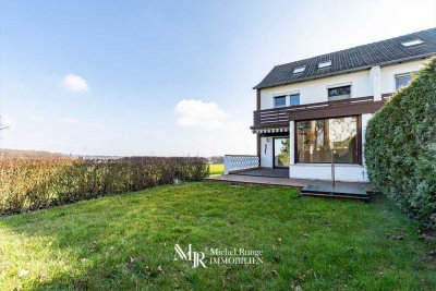 Idyllisches Reihenendhaus mit einmaligem Blick und in nächster Nähe zu Hannover – ideal für Familien