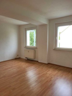 Kautionsfreie Familienwohnung! 4 Räume + Balkon + Tageslichtbad + Aufzug