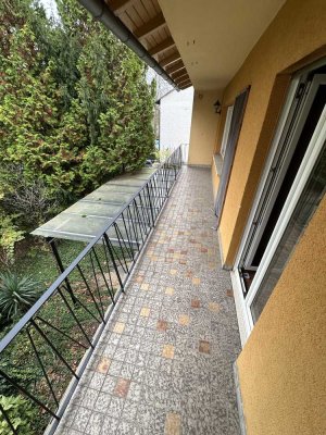 4 Zimmerwhn. mit großen Balkon im 2 FH – ca. 98 m² WhatsApp 0163-8430644