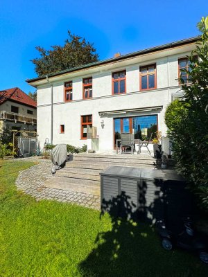 Historische Stadtvilla mit 8 Zimmern, 3 Bädern, Terrasse in Süd-West Lage, Garage uvm.