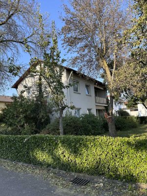 1-Familienhaus mit grossem Gartengrundstück und Garage