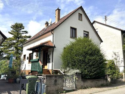 Freistehendes Einfamilienhaus 
in ruhiger Wohnlage mit schönem Garten