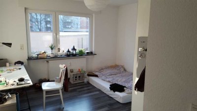 3 WG Zimmer  möbliert - Küche - Wannenbad + Balkon  - KELSTERBACH-Süd