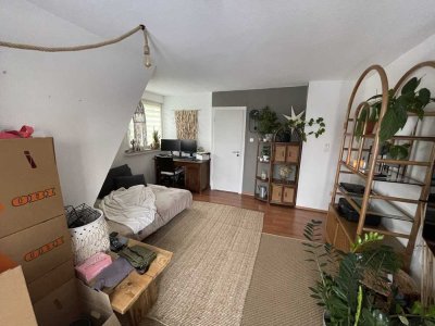 2 Zimmer DG Wohnung (52qm) mit großer Terrasse in Ratingen Ost