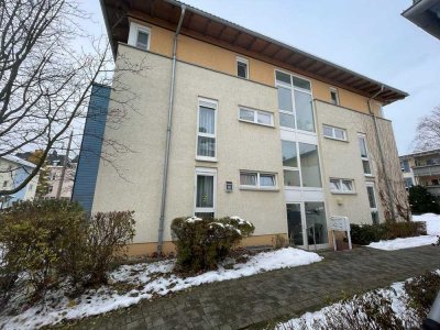 Schöne 3-Zi.-Wohnung mit neuem Vinyldesignbodenbelag, Balkon u. Tiefgaragenstellplatz