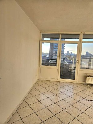 1 Zimmer Wohnung mit Schwimmbad, Balkon, Pantryküche