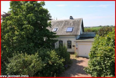 Landsitz mit Weitblick
und großzügigem, gepflegten Garten