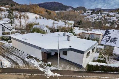 Ihr Zweifamilienhaus in Hanglage mit Ausblick!