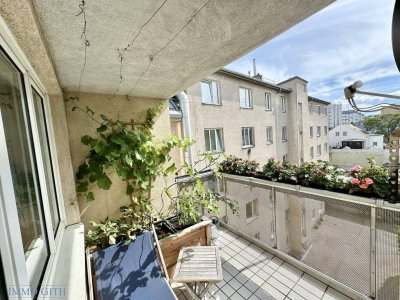 Sehr gepflegte, helle, ca. 104 m² (inkl. d. 5,5 m² Loggia/Balkon) große 4-Zimmer-Wohnung mit Garagenplatz in U-Bahn-Nähe!