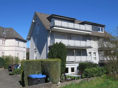 Moderne Dachgeschosswohnung mit großer Dachterrasse  in guter und zentraler Lage von Refrath