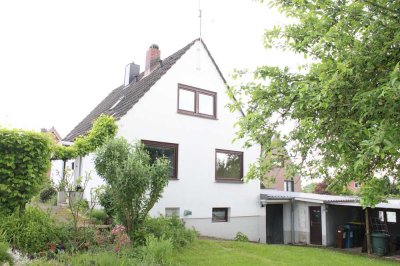Reinfeld: 1-Fam.-Haus mit Keller in Sackgassenlage / Grundstück ca. 880 m²
