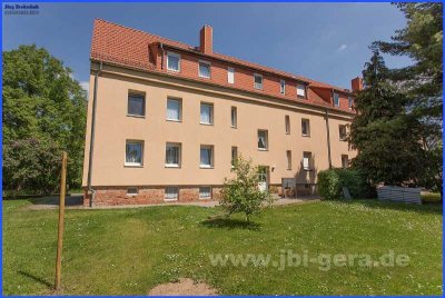 Schöne 2-Raum-Wohnung mit 1000qm Gartennutzung zu vermieten.