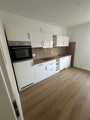 Sanierte 3 Zimmer Wohnung mit 5 Prozent Rendite mit eigene Garten Provisionsfrei!!!