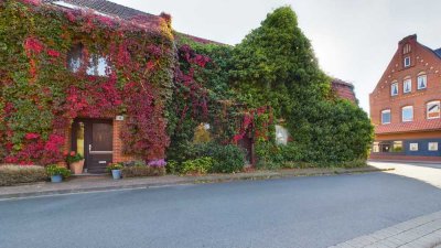 HISTORISCHES ANWESEN IN WIEDENSAHL: 210 M² WOHNFLÄCHE, GESCHÄFTSLOKAL & VIEL GESTALTUNGSPOTENZIAL