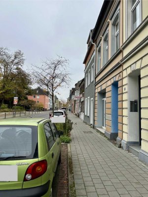 "Für Naturliebhaber: Mehrfamilienhaus gegenüber einem botanischen Garten zu verkaufen."