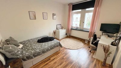 Schöne Altbau Whg. mit Ankleidezimmer + Tageslichtbad