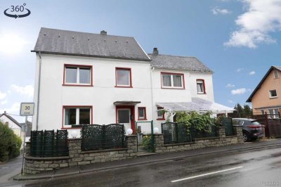 Geräumiges Einfamilienhaus zum Verkauf - Nutzung als Zweifamilienhaus möglich - Garage und Vorgarten