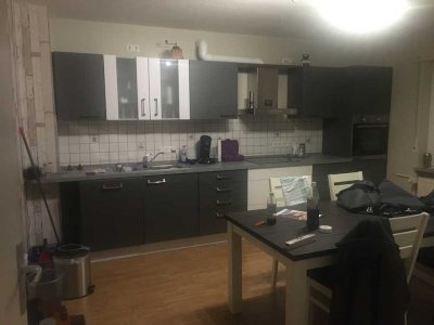 Gepflegte 3-ZKB-Balkon-Wohnung mit Einbauküche in Weinsheim