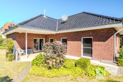 Attraktiver Winkel-Bungalow mit Doppelcarport