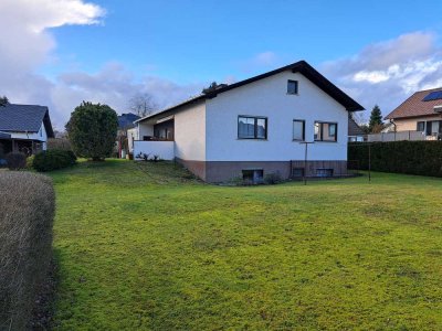 Freistehendes Einfamilienhaus mit Garage, Provisionsfrei