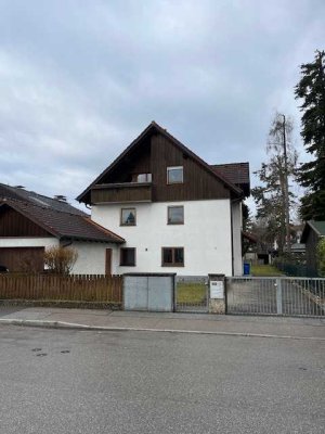 schön geschnittene Whg. (2 Etagen) mit großzügigem Garten u. Terrasse in ruhiger Zentrumslage in FFB