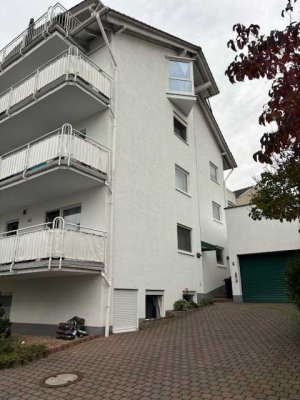 Charmante 2 Zimmer Wohnung mit großem Balkon und TG-Platz