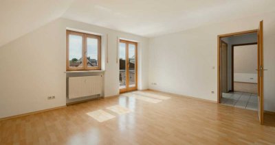 Vollständig renovierte Wohnung mit drei Zimmern und Balkon in Bad Abbach