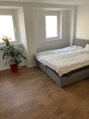 Schöne 3-Zimmer-Wohnung mit Terrasse in Königsbach-Stein