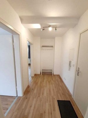 2-Zi.-Wohnung mit Balkon !