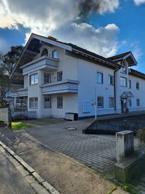 Stilvolle 3-Raum-Wohnung mit Balkon und EBK in Bad Aibling