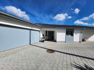 Traumhafter Bungalow - Neubau- Barrierefrei- Außenpool - Doppelgarage- ruhige Lage