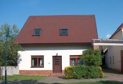 Geräumiges, preiswertes 7-Raum-Mehrfamilienhaus mit gehobener Innenausstattung in Mockrehna