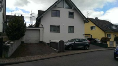 'Haus im Haus' in zentraler Lage von Moitzfeld, gehobene Ausstattung und EBK