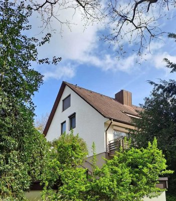 Geräumige Doppelhaushälfte mit Garten, Terrasse, Balkon und Garage in Hamburg Marmstorf