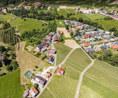 Mietfreies MFH (3-5 Whg.) mit Nebengebäuden + Garagen + Garagen