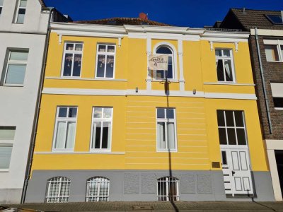 Möblierte, vollständig renovierte 2-Raum-Hochparterre-Wohnung mit geh. Innenausstattung in Osnabrück