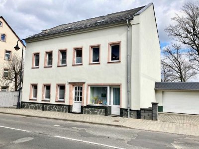 Gepflegtes Wohn- und Geschäftshaus in idyllischer Lage -
 ziehen Sie mit Ihren Eltern ein