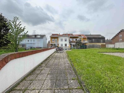 Ansprechende Dachgeschosswohnung mit tollem Ausblick! Erstbezug nach Renovierung!