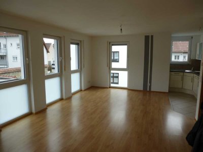 Gefällige 3-Zimmer-Wohnung mit Balkon und Einbauküche in Nufringen