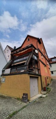 statt Wohnung :Haus im Haus - Altbau mit Terrasse und Garage