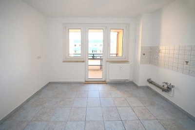 Große 3-Raumwohnung mit Balkon und Wintergarten