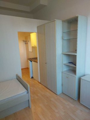 PREISWERTES-MÖBLIERTES Singleappartement in  Dresden Klotzsche