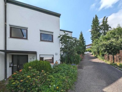 Ideal für eine junge Familie! - Reihenmittelhaus in absolut ruhiger Wohnlage mit Aussicht!