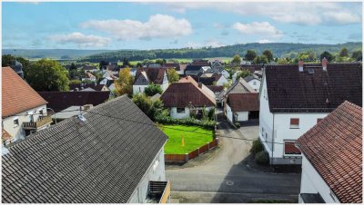 Einfamilienhaus mit vielseitig nutzbaren Nebengebäuden in Grünberg - Weickartshain