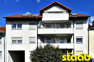 SÜDLAGE IN LUFTIGER HÖHE! 3-4 ZIMMER-EIGENTUMSWOHNUNG MIT GARAGENPLATZ UND BALKON