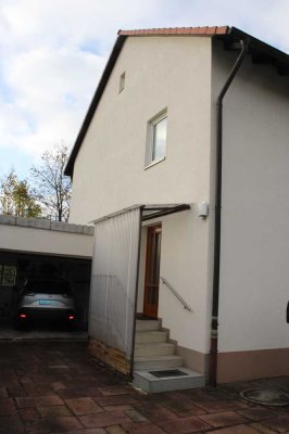 2 Familienhaus mit Doppelgarage und Garten in Nbg.  Boxdorf